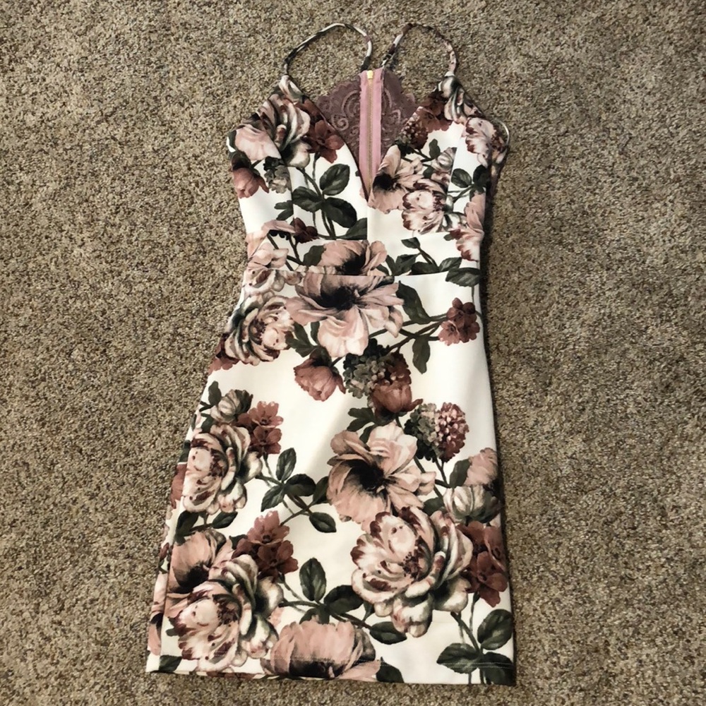 Size M dress